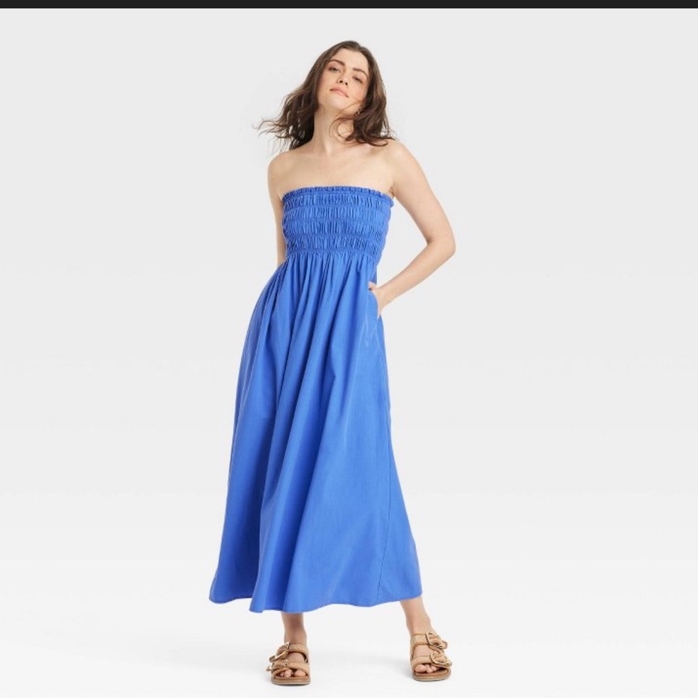 Universal Thread Women's Blue Midi A-Line Dress with side pockets - Size M